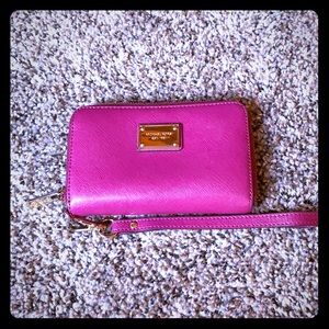 MICHAEL KORS pink wallet